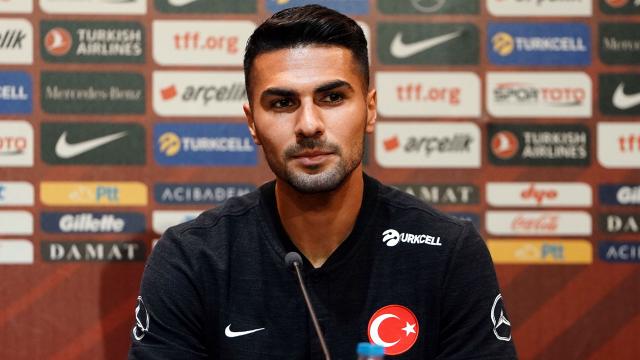 Lille forması giyen milli futbolcu Zeki Çelik'in koronavirüs testi pozitif