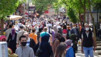 Görüntüler Bursa’dan… Sokaklar doldu taştı