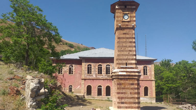 259 yıllık konak restore bekliyor Elazığ’ın Maden ilçesinde bulunan ve Türkiye’nin en eski mülki idare