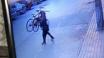 Görüntüler Bursa’dan… İkisini de böyle çaldı