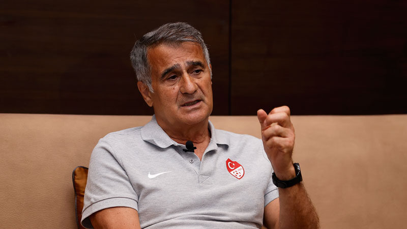 Şenol Güneş kendi takımlarında çok fazla forma giymeyen ancak A