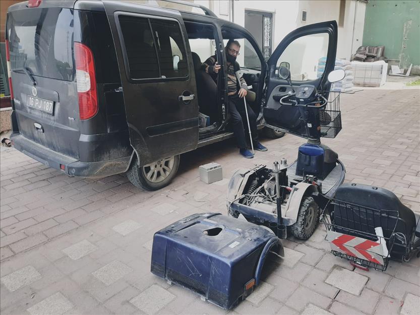 Yolda kalan engelli vatandaşın imdadına İnegöl Belediyesi yetişti Yolda kalan engelli vatandaşın imdadına İnegöl Belediyesi yetişti