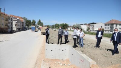 Kanal İnegöl’de istinat duvarı çalışmaları tamamlandı