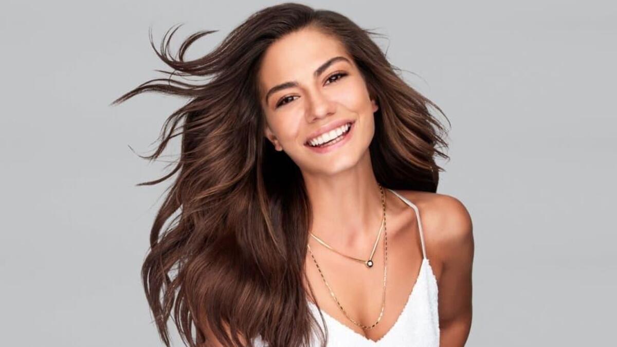 Demet Özdemir’den Oğuzhan Koç’la tatil pozu!