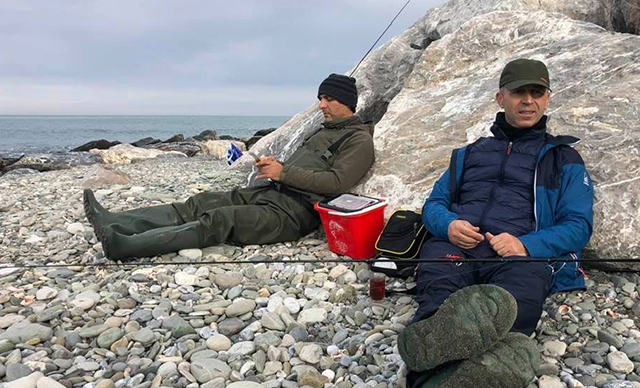 Oltası elektrik teline takıldı, akıma kapılarak öldü