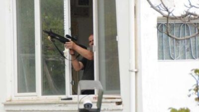 Silahlı saldırgan dehşeti! Yoldan geçenlere ateş etti