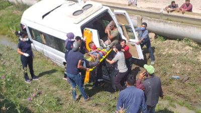 İşçileri taşıyan minibüs kaza yaptı! 2’si ağır 7 yaralı