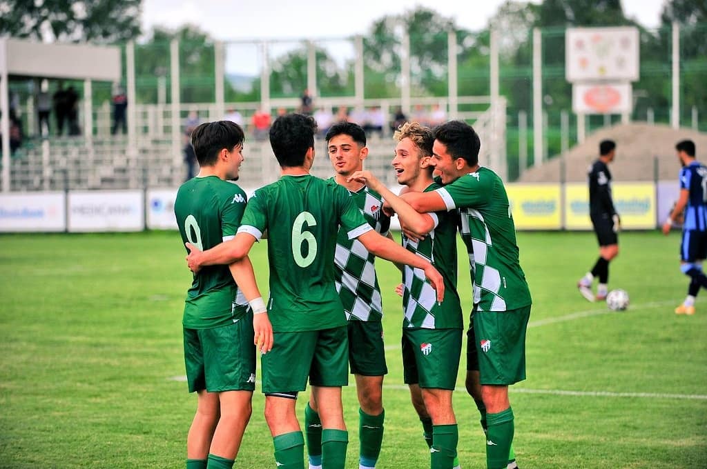 Gelecek emin ellerde! Gelecek emin ellerde!