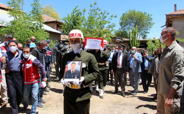 ‘Pençe-Yıldırım Harekatı’ şehidine son görev