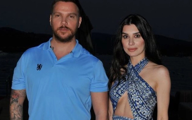 ‘Soyunmama sebebim Mustafa Ceceli’dir’