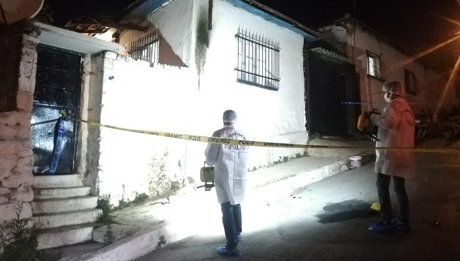 Molotof atılan evde yangın