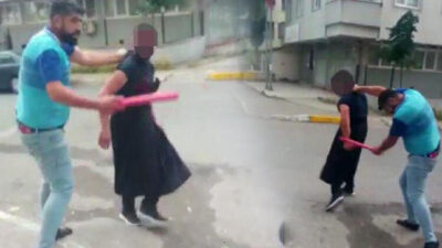 Karısını taciz ettiği iddiasıyla etek giydirip gezdirdi