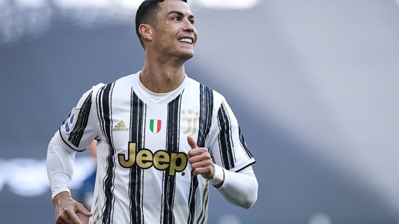 Cristiano Ronaldo bu yaz Juventus'tan ayrılmak istediğini takım arkadaşlarıyla paylaştı.
