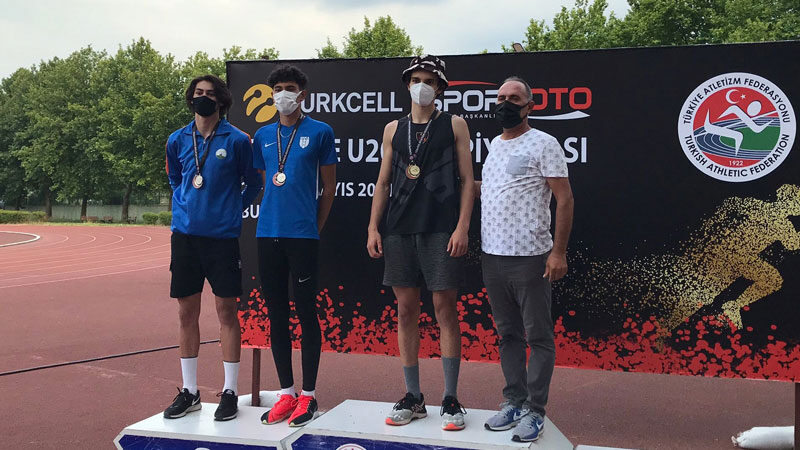 Osmangazi Belediyespor Atletizm Takımı sporcuları, Bursa’da düzenlenen Turkcell U20 Türkiye