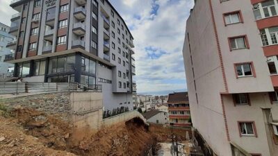 Toprak kayması nedeniyle tahliye edilen apartman için karar bekleniyor
