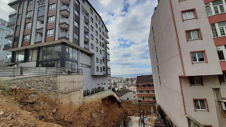 Toprak kayması nedeniyle tahliye edilen apartman için karar bekleniyor