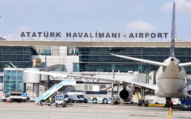 İş jeti acil iniş yaptı! Yolcular tahliye edildi