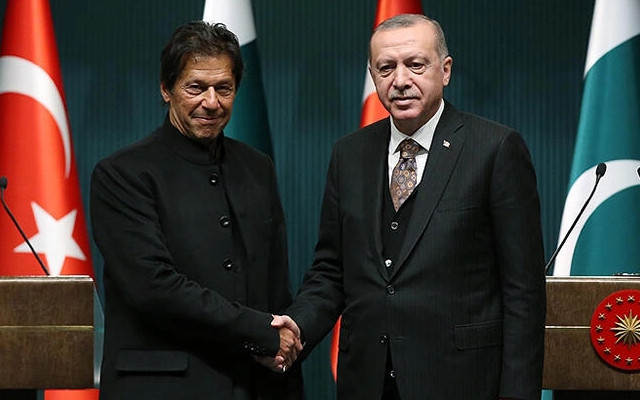 Cumhurbaşkanı Erdoğan, Pakistan Başbakanı ile görüştü