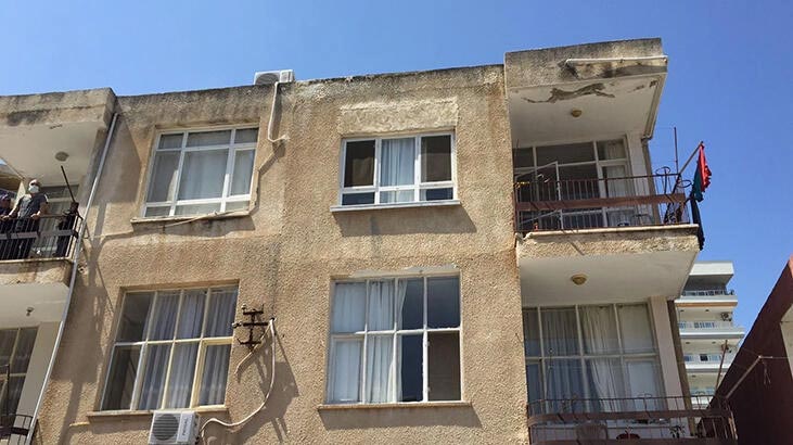 Vahşet! Kızları uyurken, eşini defalarca bıçaklayıp öldürdü