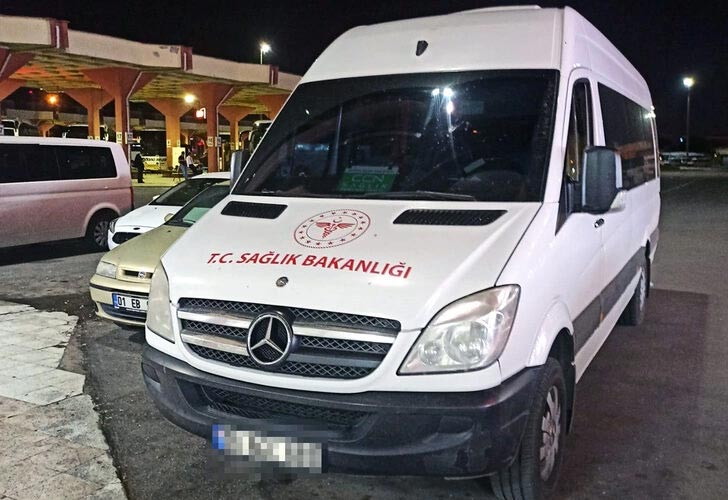 ‘Pes artık’ dedirten olay! Yolcu minibüsünün üstüne ‘Sağlık Bakanlığı’ yazdırmış