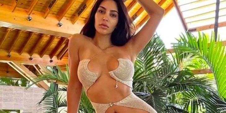 Kim Kardashian mayokiniyle spor yaptı! Kim Kardashian mayokiniyle spor yaptı!