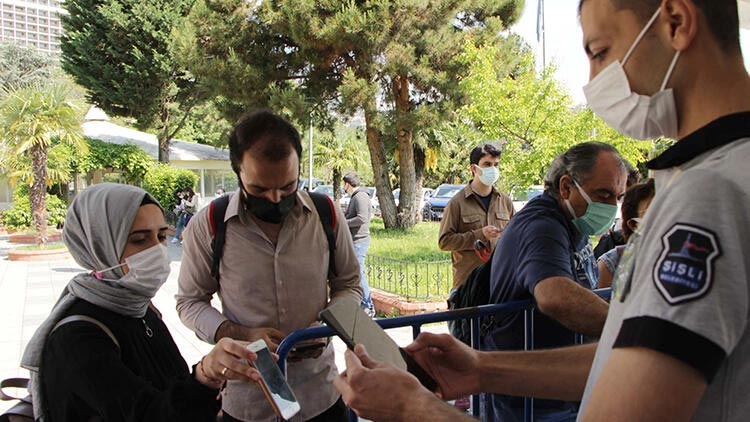 Kademeli normalleşmenin ilk gününde nikah dairelerinde yoğunluk