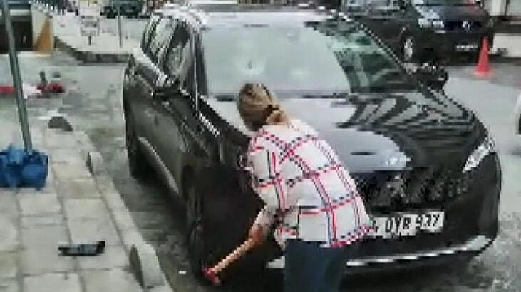 Boşanma aşamasındaki kocasının cipine çekiçle saldırdı! Sebebi ‘pes’ dedirtti