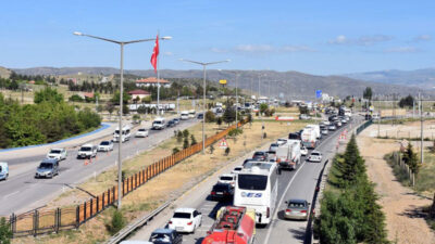 43 ilin bağlantı noktası… Trafik kilit!