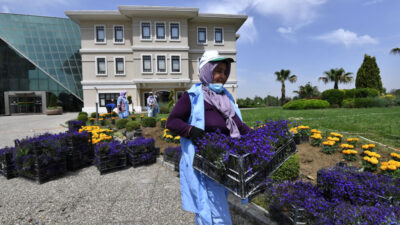 170 bin mevsimlik çiçek toprakla buluşuyor