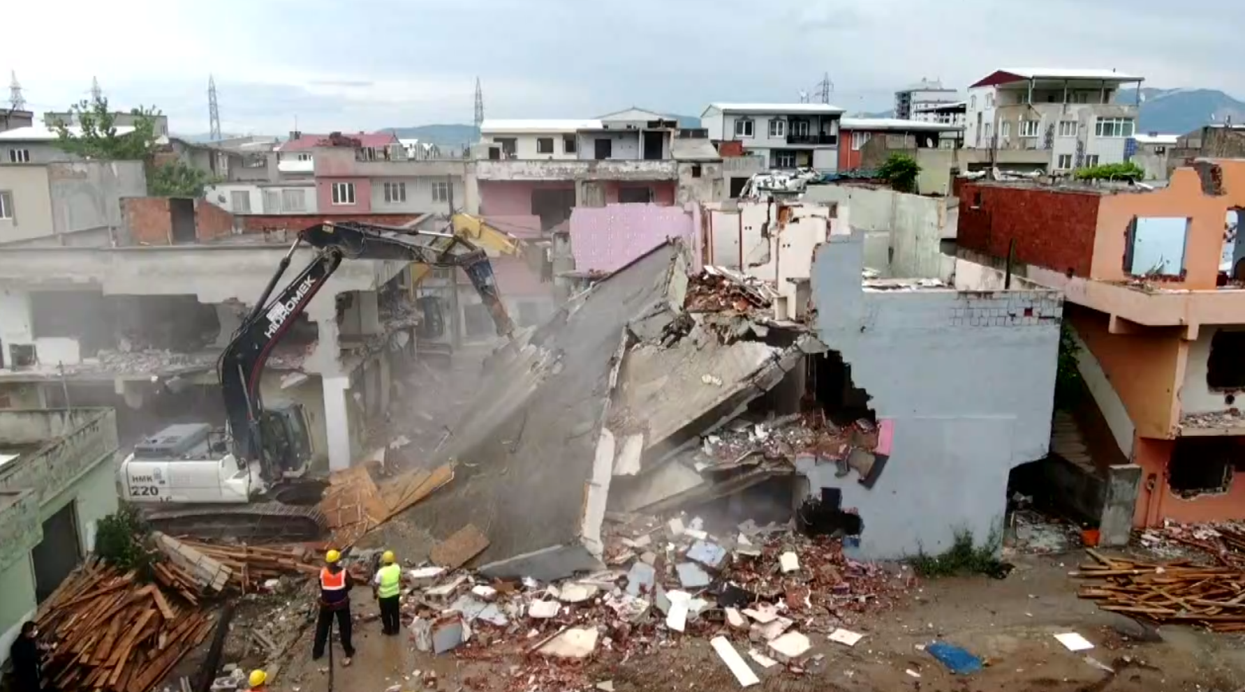 Bursa’nın bir mahallesinde büyük yıkım! Yerine ne yapılacak?