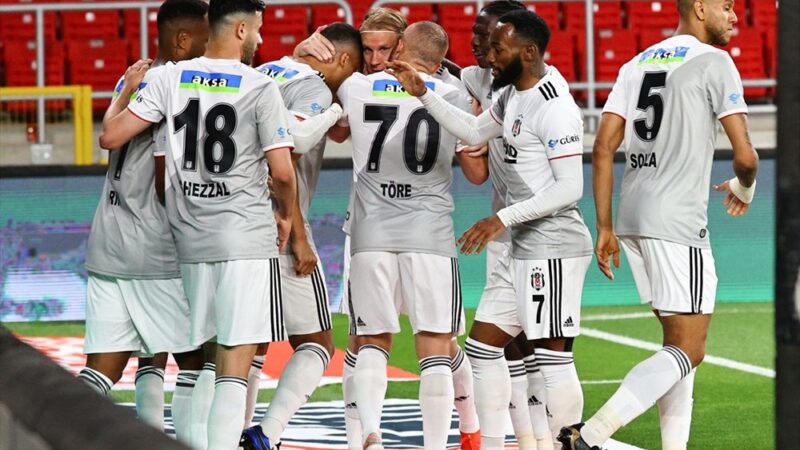 Süper Lig'de nefes kesen yarışı Beşiktaş kazandı... Siyah beyazlılar, deplasmanda