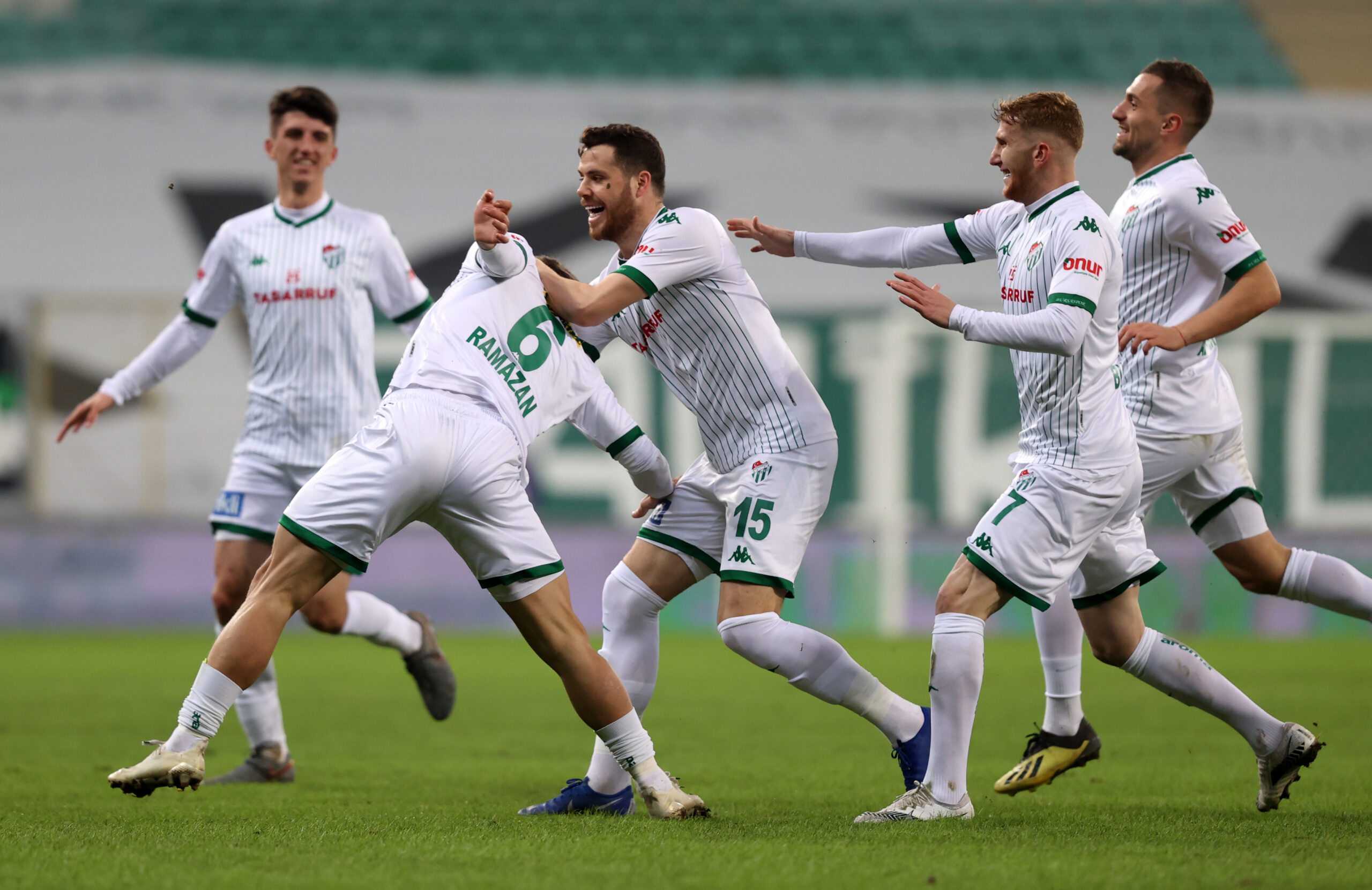 Bursaspor’un lig karnesi nasıl? 7 dakika bile oynamadan gitti! Bursaspor’un lig karnesi nasıl? 7 dakika bile oynamadan gitti!