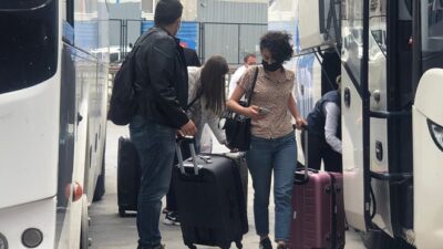 Kapanma sonrası dönüş telaşı! Yoğunluk başladı, biletler tükendi