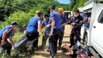 Bursa’da kayıp olarak aranıyordu! Gölete uçan aracında cesedi bulundu