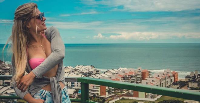 Aşk acısını atlatamadı! Güzel model tek kurşunla yaşamına son verdi Aşk acısını atlatamadı! Güzel model tek kurşunla yaşamına son verdi