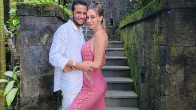 Evlilik kararı aldığı sevgilisiyle sarmaş dolaş poz