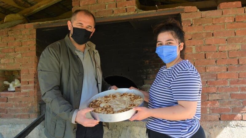Bursa’da bayram öncesi yok sattı! Olay Gazetesi Yazarı İhsan Aydın, Bursa'nın Orhaneli ilçesinde kadınların yaptığı