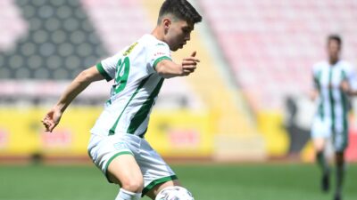 Bursaspor’un Eskişehirspor’la oynadığı maçta ilk 11’de şans bulan Hamza Baran