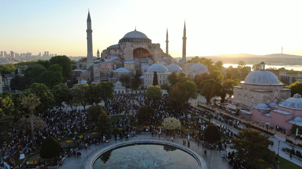 87 yıl sonra ilk! Ayasofya’da Bayramı namazı…
