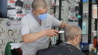 Berberlerde kuyruk oluştu!