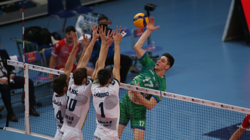 Büyükşehir Belediyespor Erkek Voleybol Takımı’nın genç sporcusu Berk Dilmenler, 18