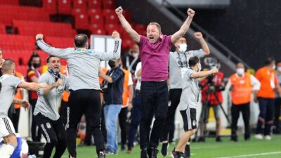 Beşiktaş'ı şampiyonluğa taşıyan Sergen Yalçın, teknik direktörlük kariyerinde ilk kez