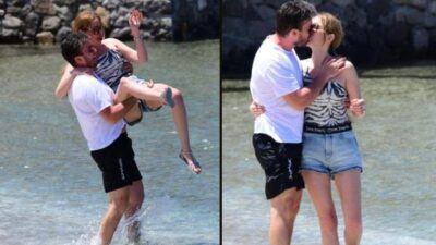 Aşka geldi! Eşini öpücüklere boğdu