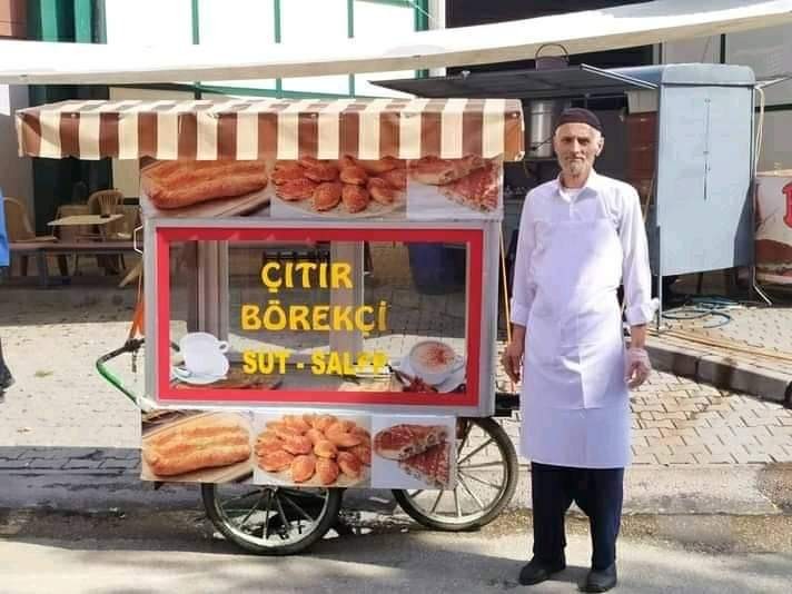 Bursa’da börekçinin ekmek teknesini çaldılar Bursa’da börekçinin ekmek teknesini çaldılar