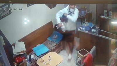 Bursa’da hırsız çantayı çalıp kayıplara karıştı! İşte o anlar…