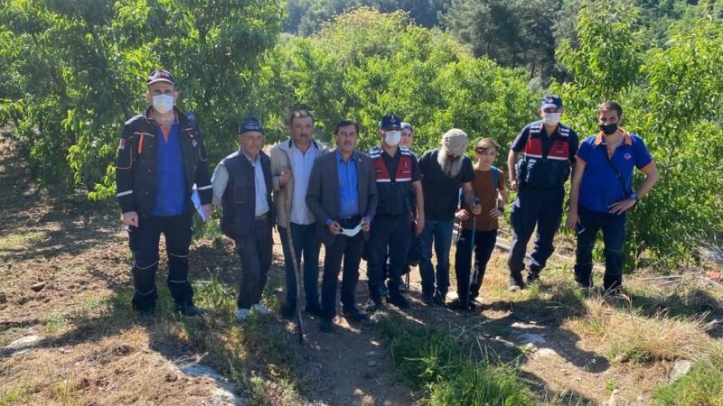 Bursa’da kanyonda kaybolan 2’si çocuk 3 kişi 20 saat sonra bulundu Bursa’nın İznik ilçesinde Tacir Kanyonu’nu ziyaret eden 2’si çocuk 3