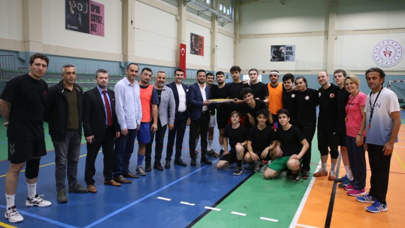 Büyükşehir Belediyespor Kulübü Başkanı Gökhan Dinçer ve Yönetim Kurulu Üyesi