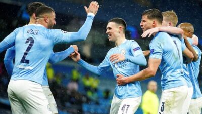Şampionlar Ligi'nde yarı final mücadelesinde Manchester City, sahasında Paris Saint-Germain'i