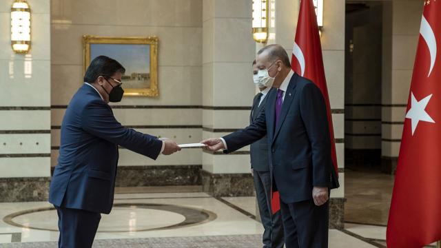 Büyükelçiler Cumhurbaşkanı Erdoğan’a güven mektubu sundu Büyükelçiler Cumhurbaşkanı Erdoğan’a güven mektubu sundu