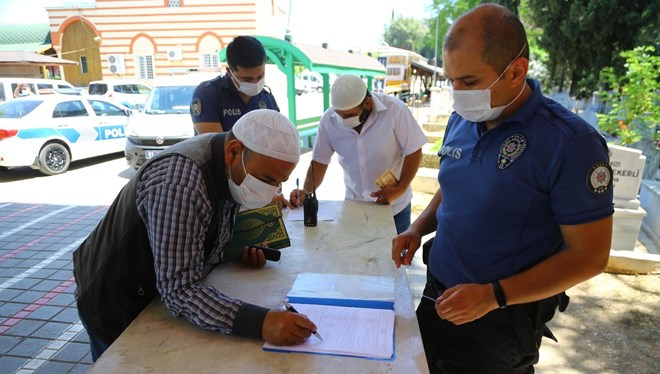 Tam kapanmada mezarlıkta ‘korsan hoca’ avı